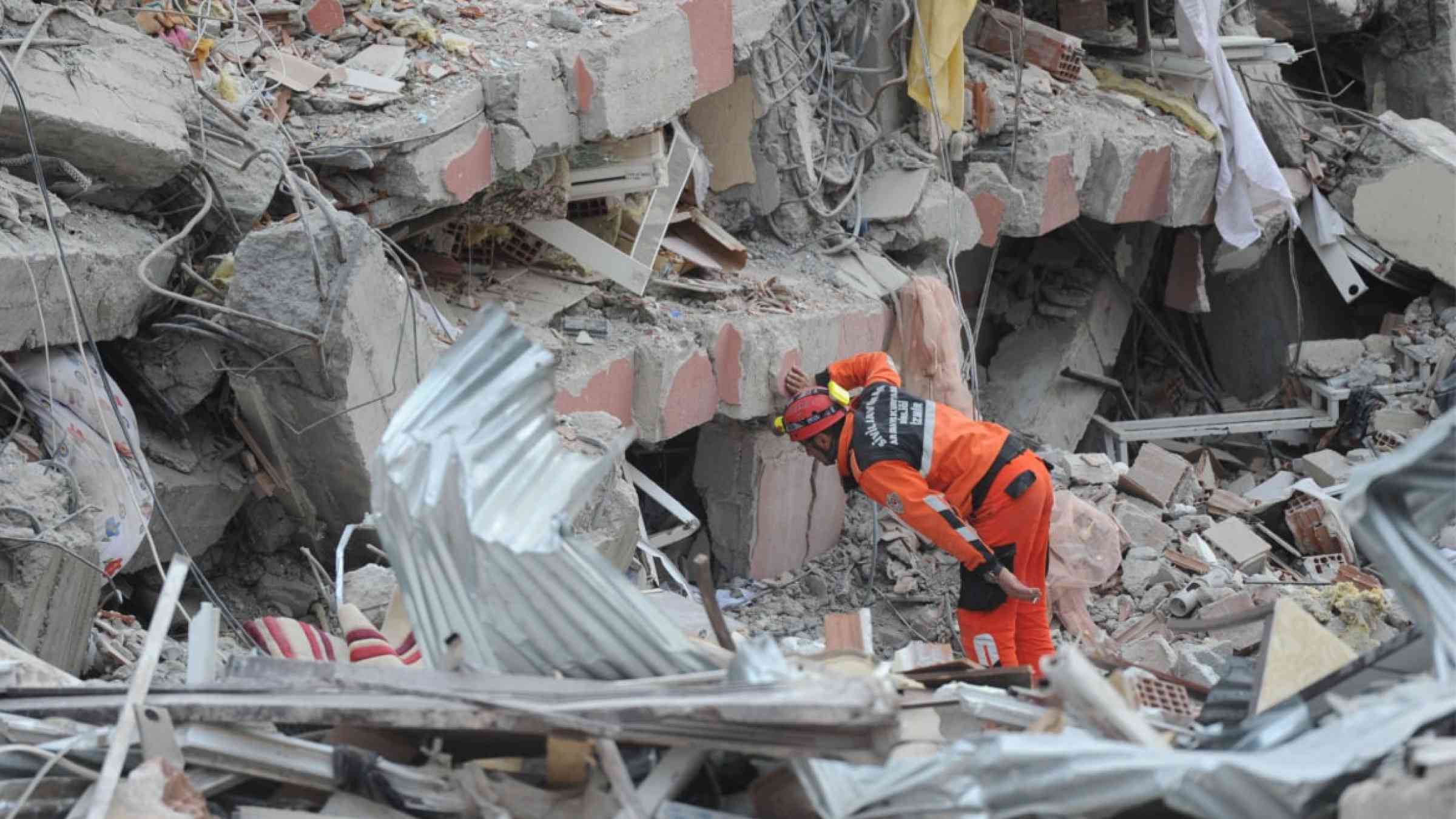 The 2011 Van earthquakes occurred in eastern Turkey near the city of Van.