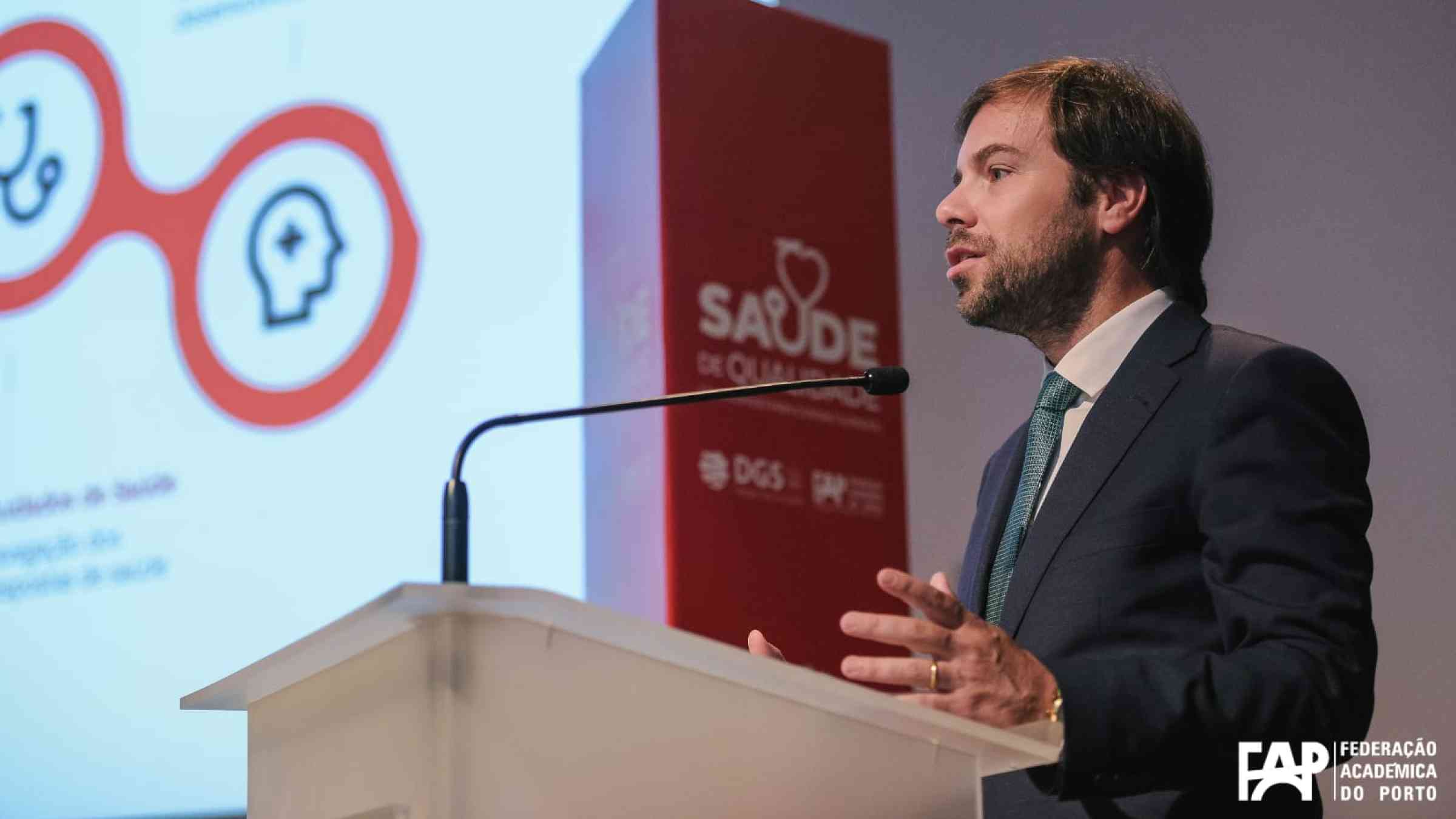 Miguel Telo de Arriaga speaking at a conference