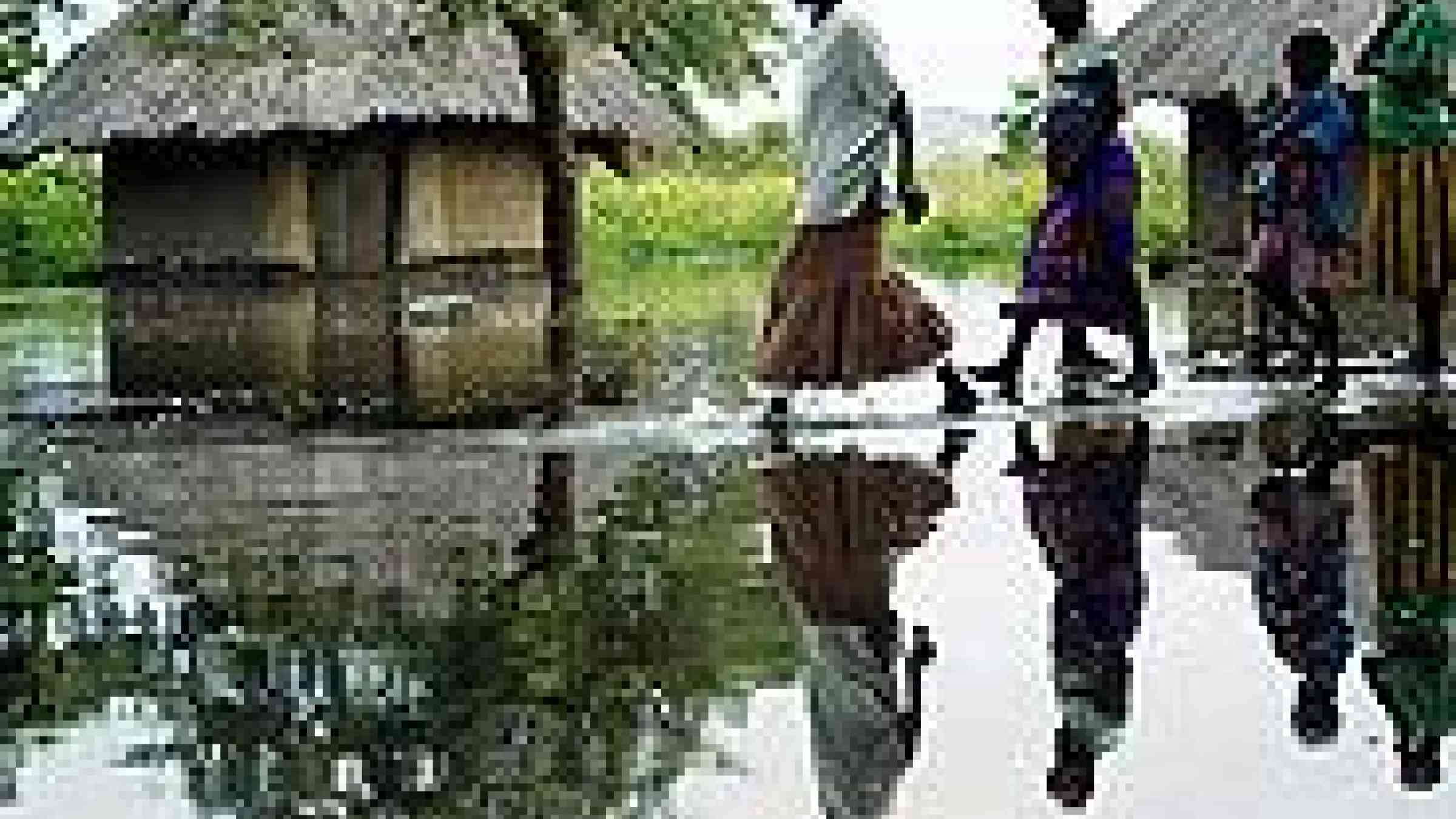 by Flickr user TheHumanitarianCoalition.ca / The Humanitarian Coalition, Creative Commons BY-NC-SA 2.0, http://www.flickr.com/photos/humanitarian_coalition/2245957299/