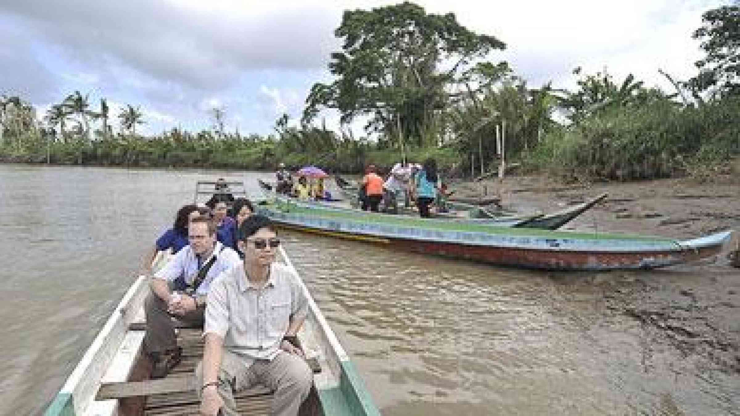 "AmeriCares visits Haiyan survivors in Central Visayas" by International Organization for Migration, CC BY-NC-ND 2.0, https://www.flickr.com/photos/iom-migration/12338610965