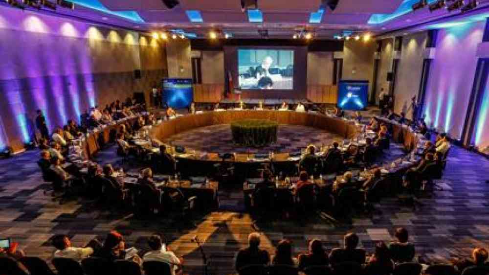 Top business leaders and government officials met yesterday in Manila to discuss disaster resilience and business continuity. (Photo: UNISDR)