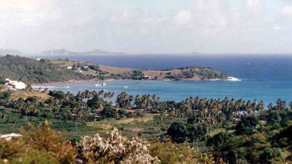 Friendship Bay Bequia, St Vincent and the Grenadines. Photo by Flickr Warren Smart CC BY-NC-ND 2.0 https://flic.kr/p/wQf4PM