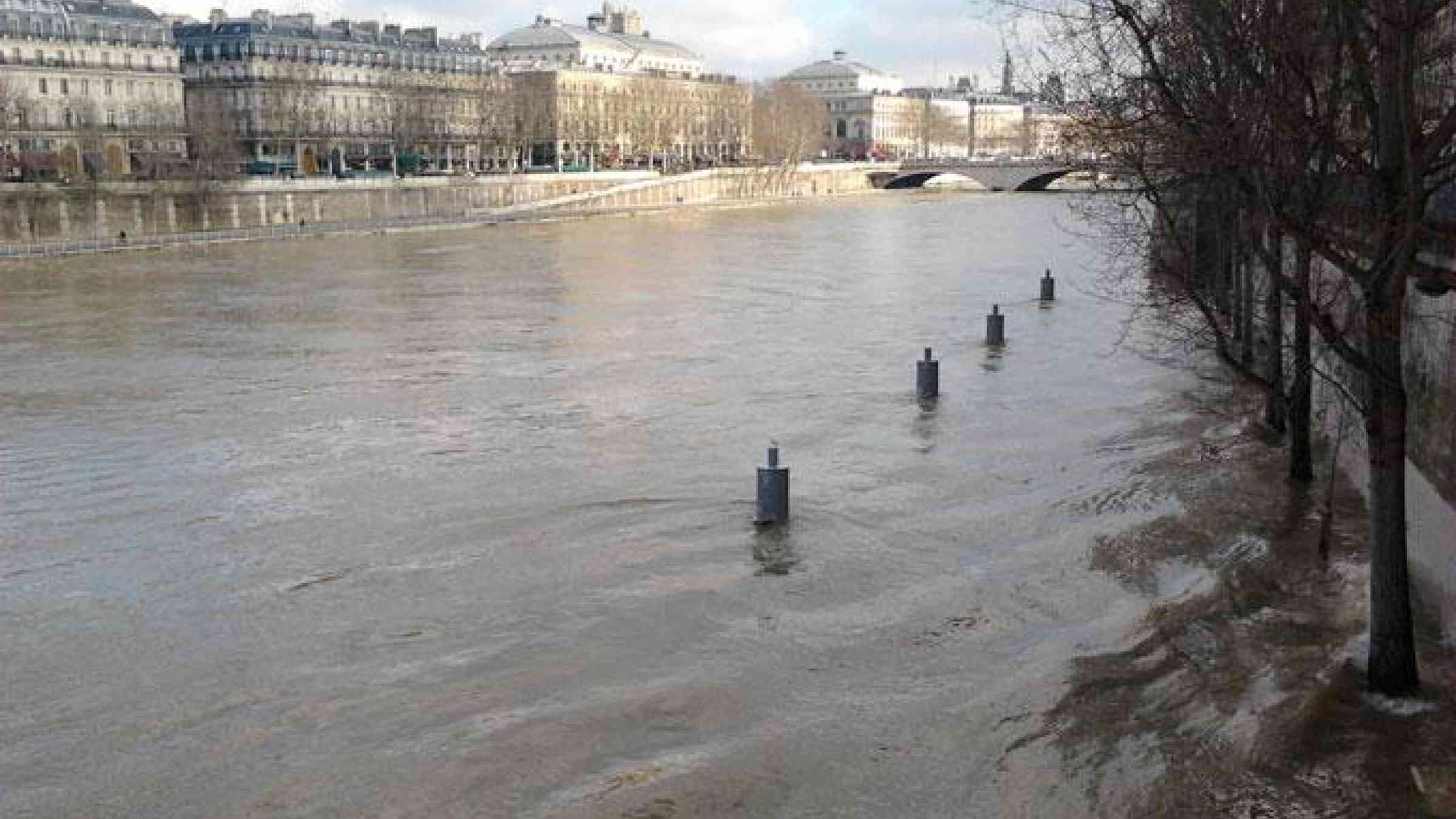 La Seine, Paris. Photo by Flickr user Raphael Desrosiers CC BY 2.0 https://flic.kr/p/kY3tJQ