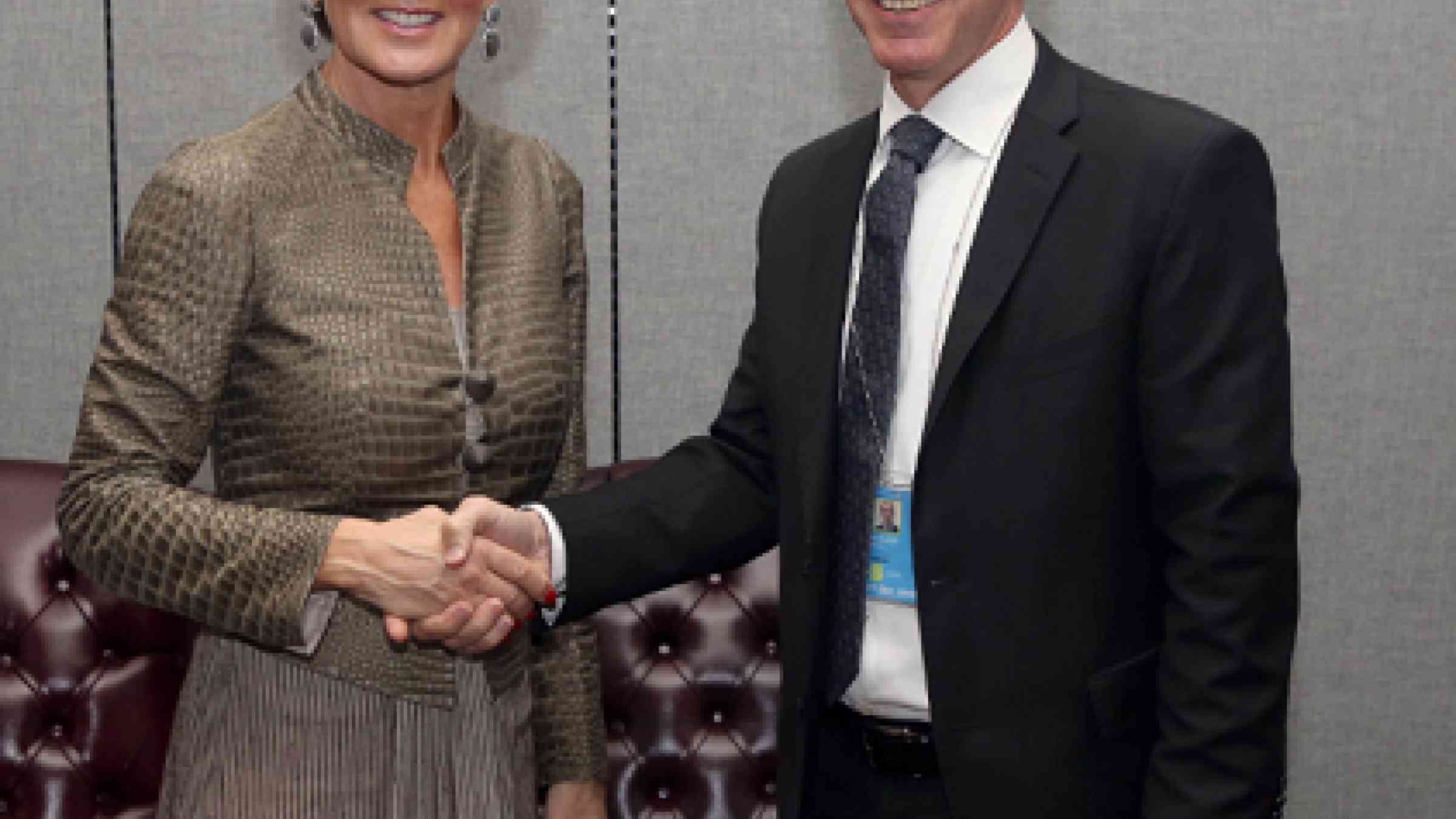 Mr. Robert Glasser, the UN Secretary-General’s Special Representative for Disaster Risk Reduction (right) met with Ms. Julie Bishop, Australian Minister for Foreign Affairs, on the sidelines of the UN Summit on Refugees and Migrants