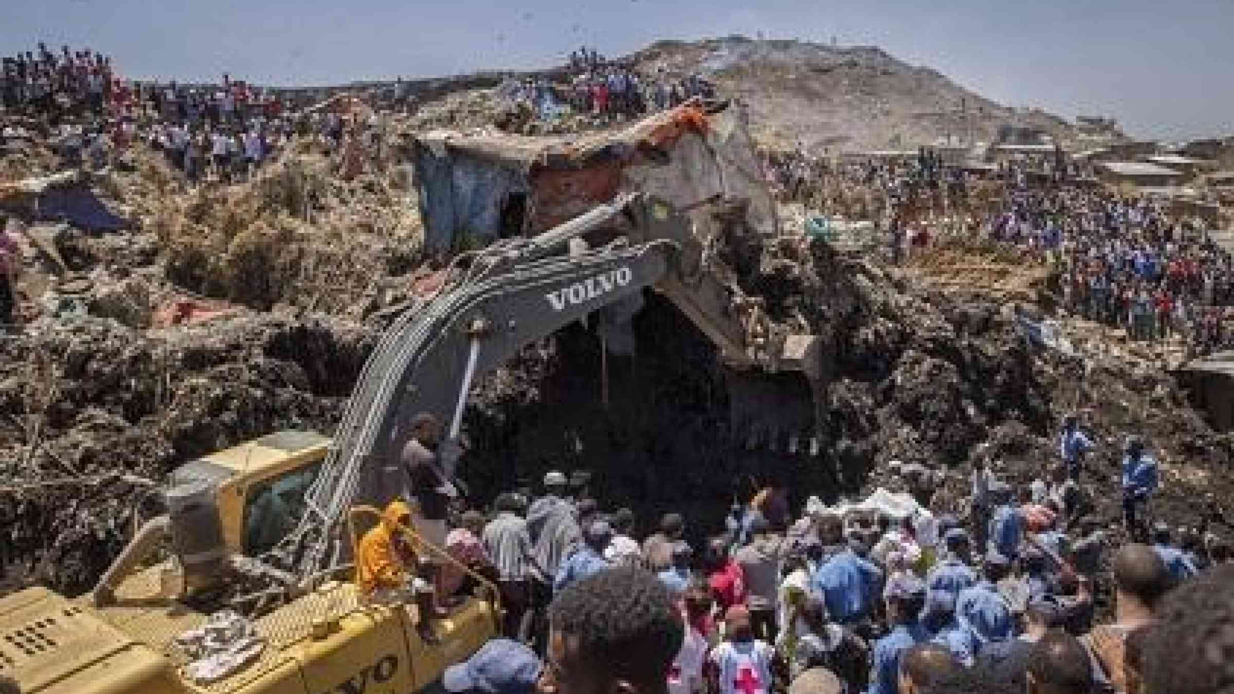 Rescuers work at the scene of the rubbish dump landslide in Addis Ababa (Photo: AP/Mulugeta Ayene)