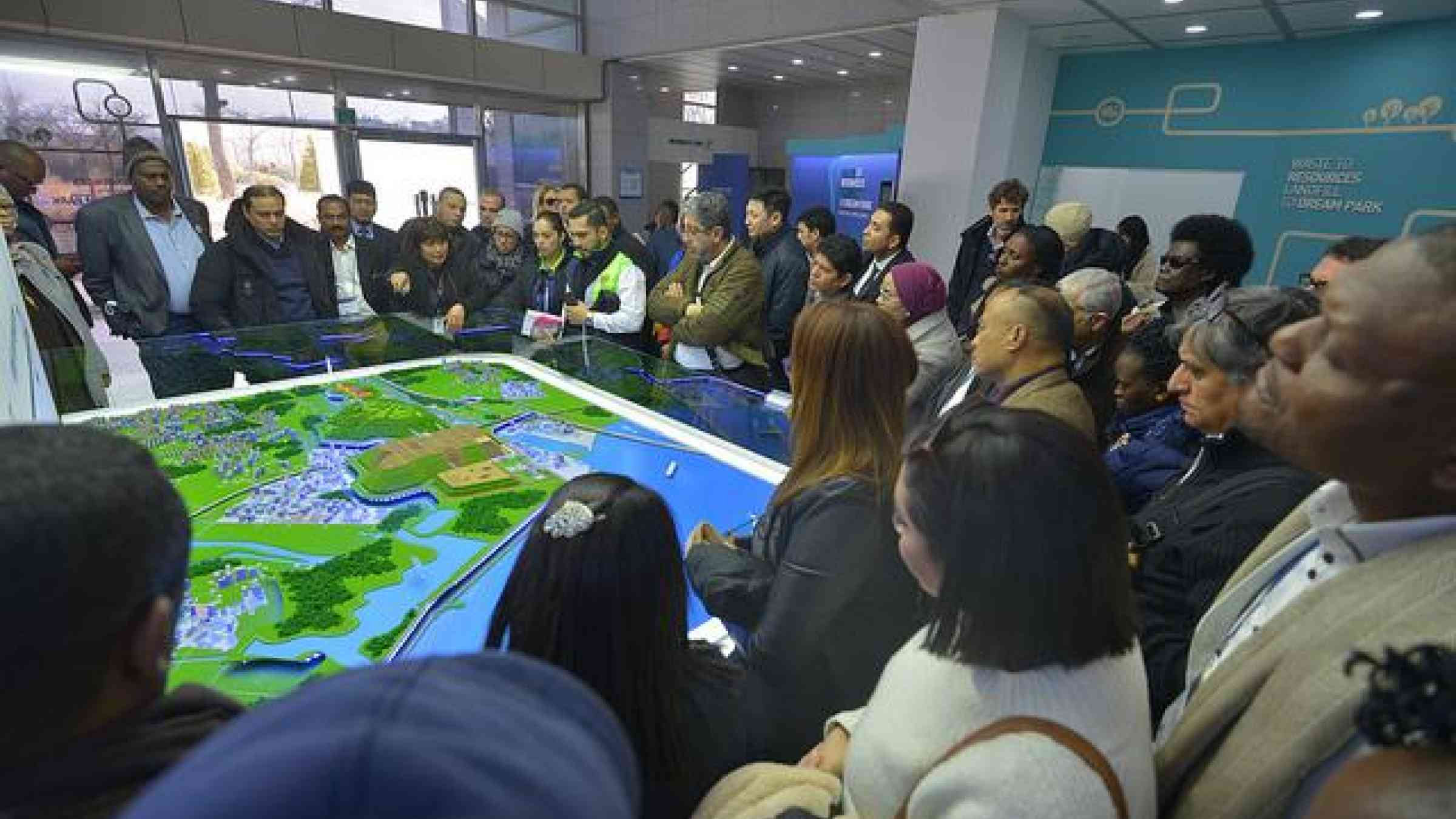 Delegates at the Making Cities Resilient workshop visit a waste management plant in Incheon, Republic of Korea (c) UNISDR/Tejas Patnaik