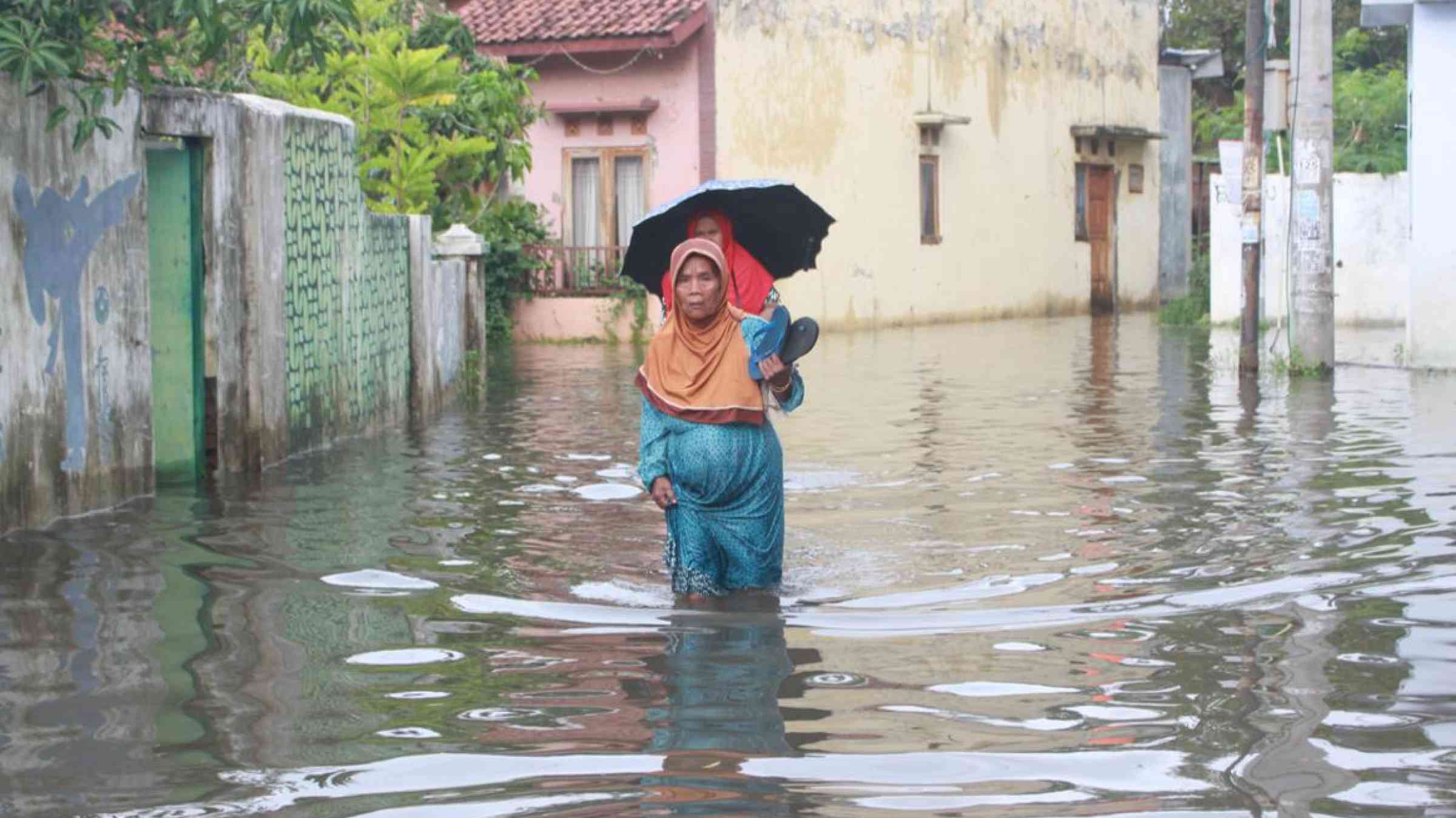 The impact of 2021 floods in Indonesia. Maharani afifah/Shutterstock